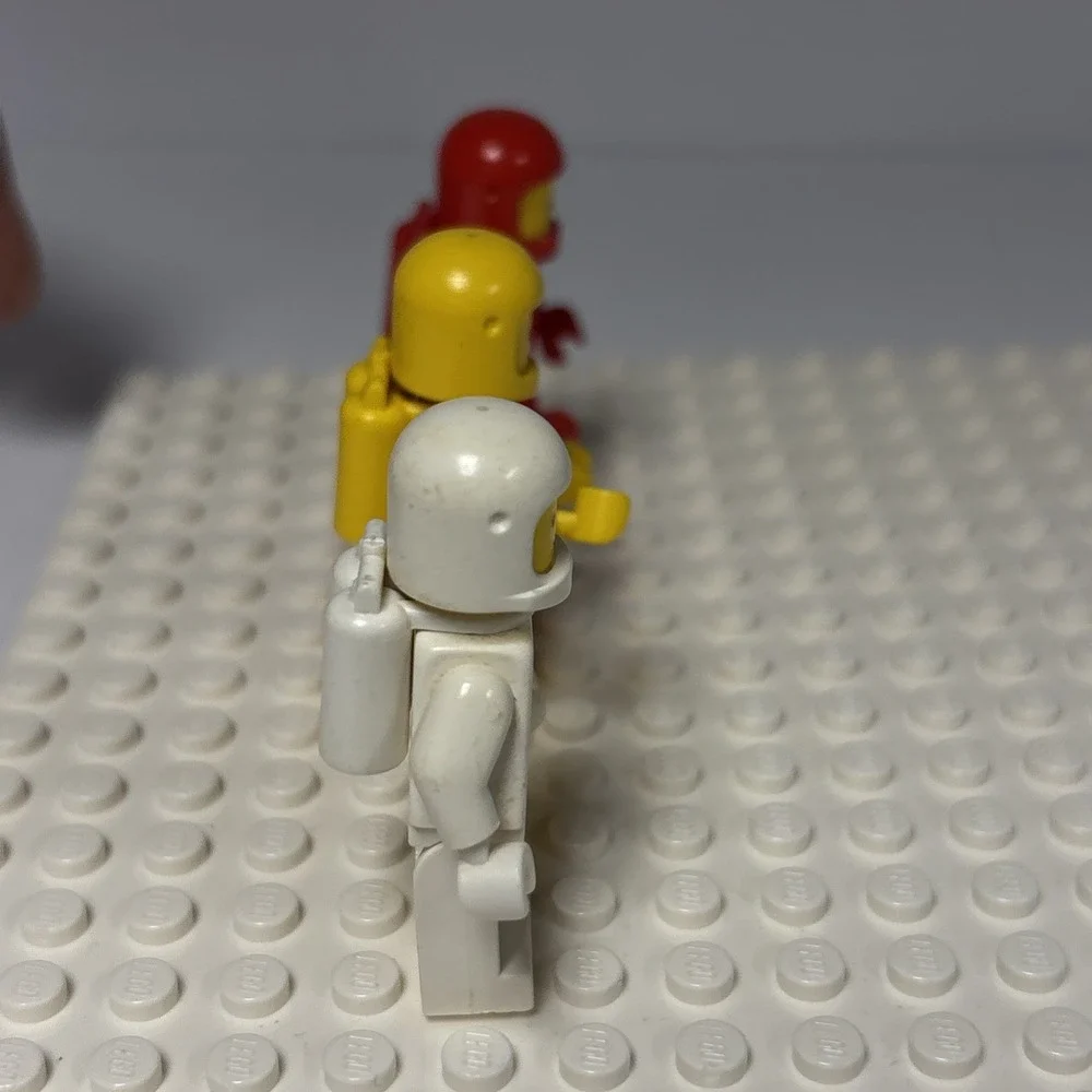 3 LEGO Vintage Very Old Space Minifigures READ DISCRIPTION